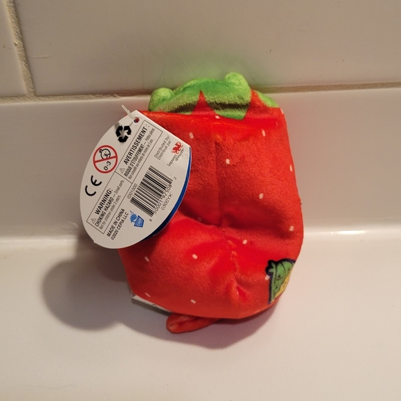 Cats Vs. Pickles Pawberry - Picture 2 of 2